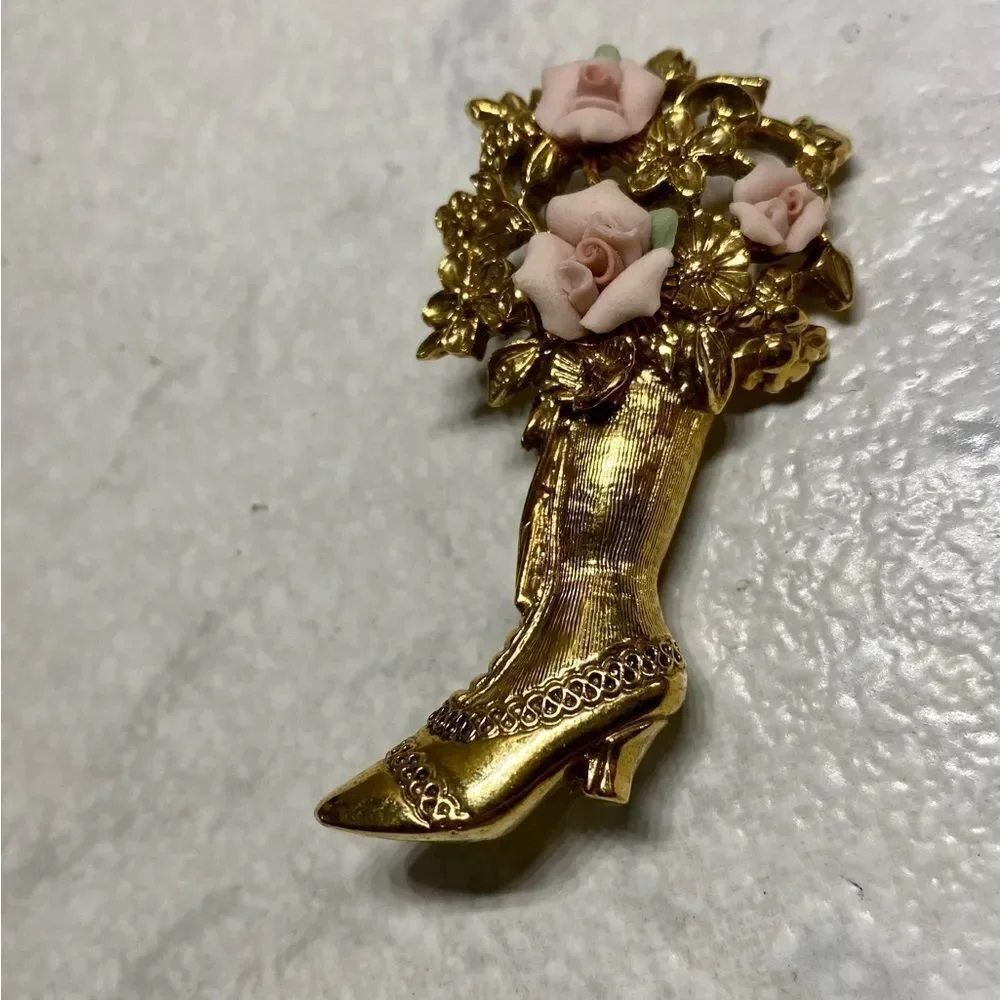 Vtg Boot/Shoe w/ Floral Brooch